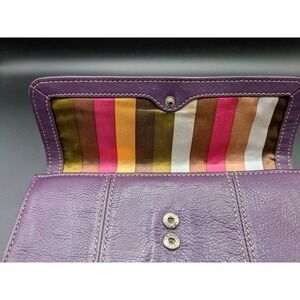 Clarks Purple Pebbled Leather Trifold Wallet Striped Lining ID Window Snap